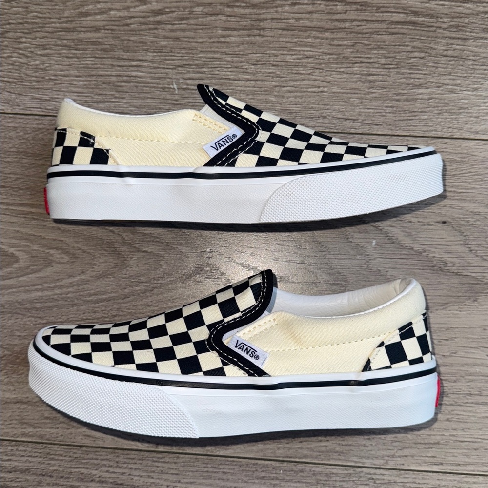 Little Kids Vans Classic Slip On shoes size 1